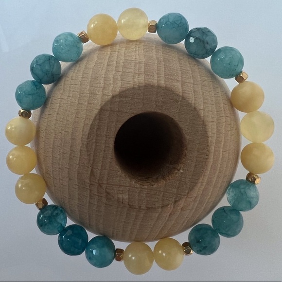 BLUE Agate & Soft Yellow Honey Calcite Stretch Beaded Bracelet - Picture 5 of 13